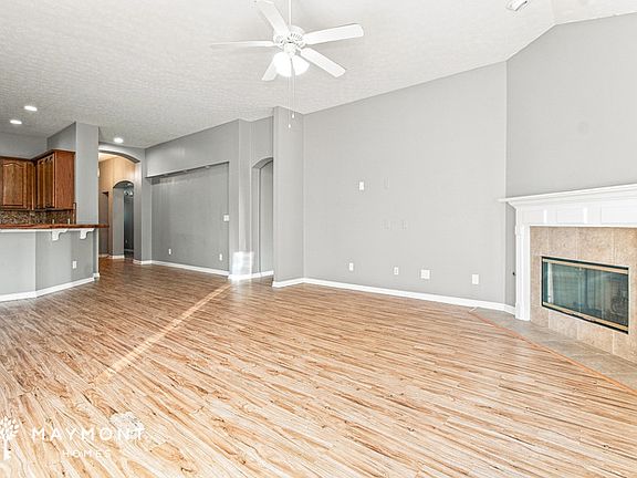 4th image of 9261 Harrington Cir