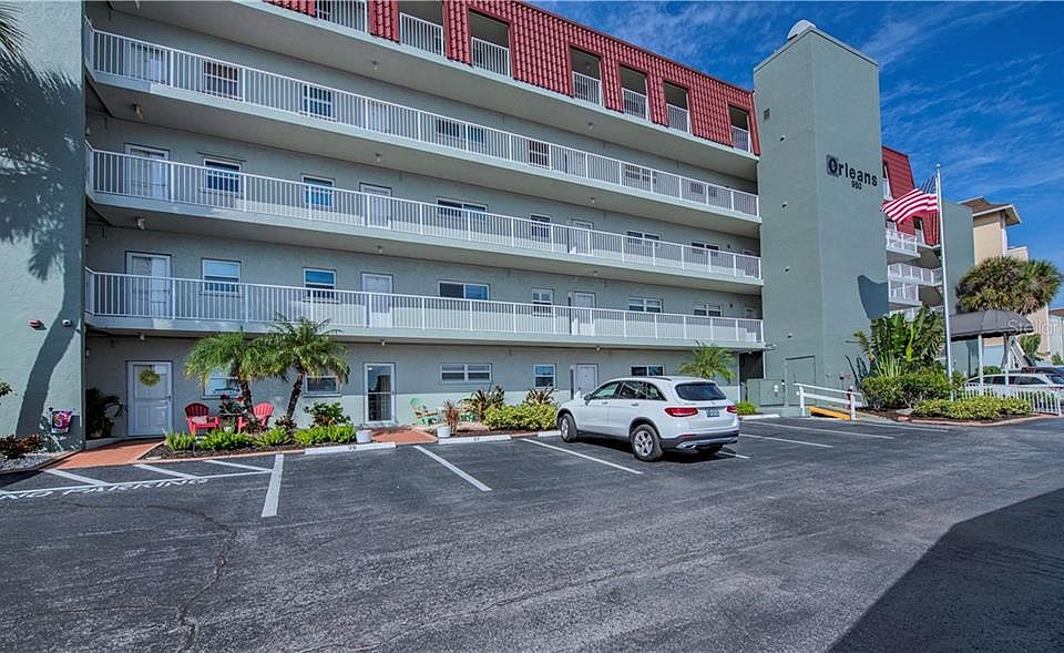 1st image of 950 Tarpon Center Dr APT 402