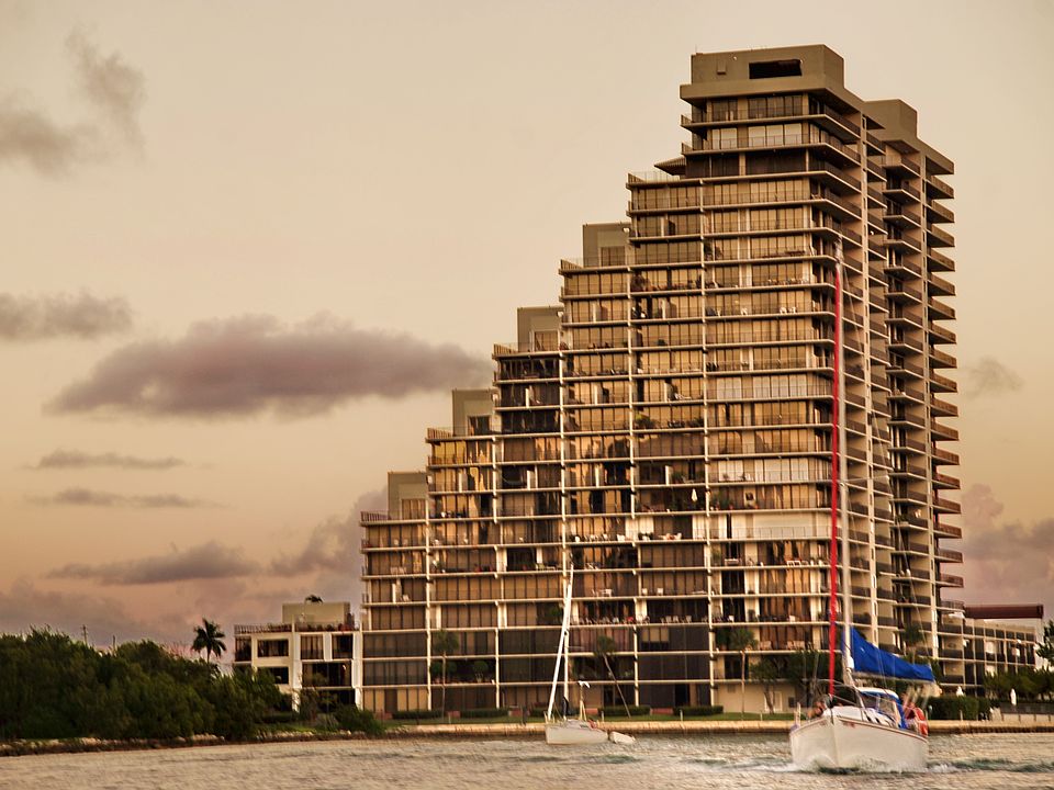 1st image of 1000 Venetian Way APT 302