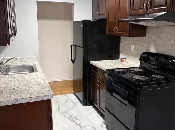 61 Manchester Ct APT C, Freehold, NJ 07728