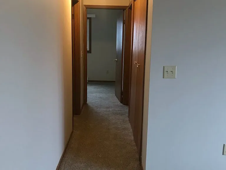 611 Dutchman Dr — Photo 6