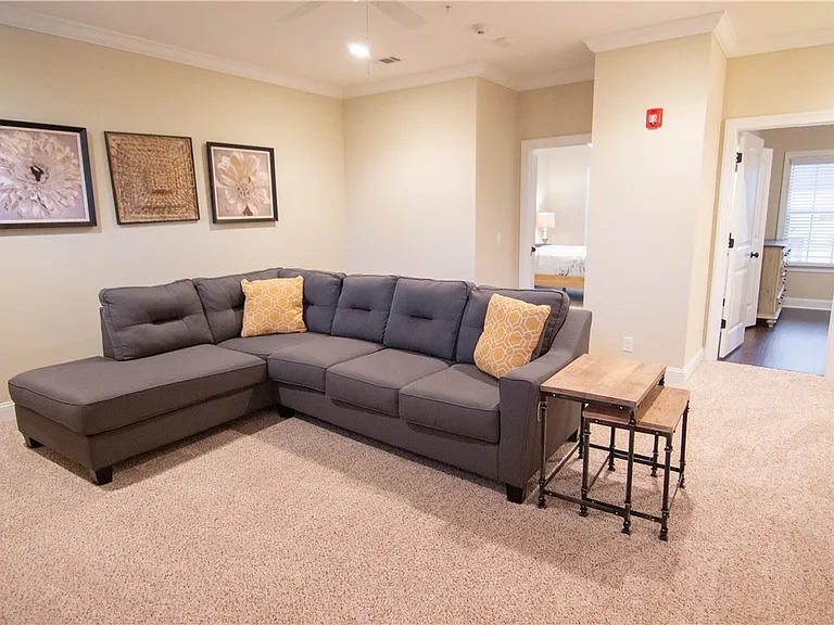 702 Mariners Cir — Photo 22