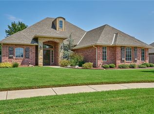 2700 Land Run Rd, Moore, OK 73160