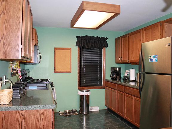 5th image of 15369 Cherry St