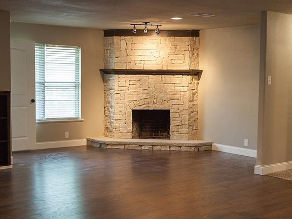 2nd image of 1305 Blanton Dr
