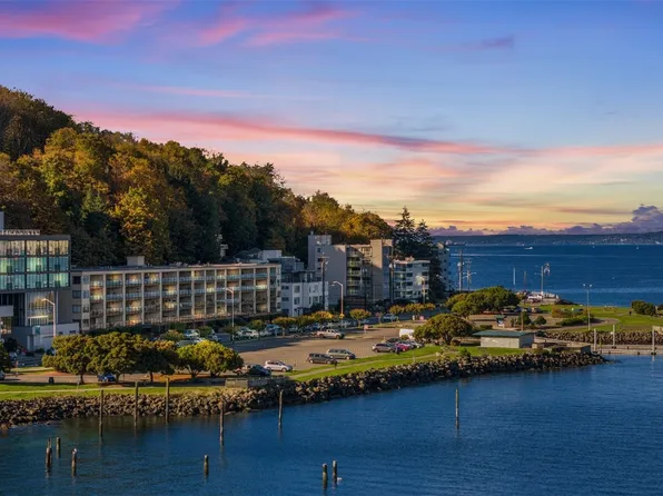 1221 Harbor Avenue SW #302, Seattle, WA 98116