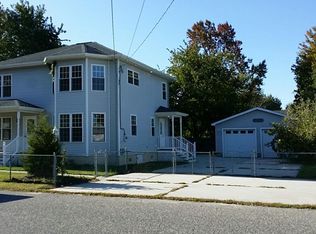 54 Oak Ave, Villas, NJ 08251