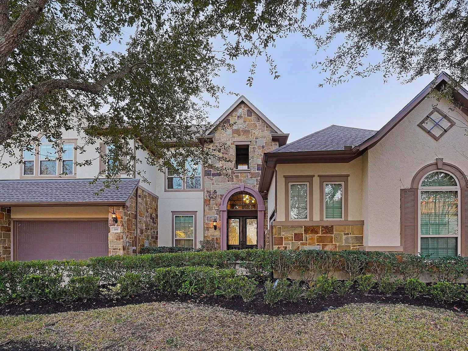 5 bed, 4.5 bath, 4478 sqft, $4,750 — Photo 2