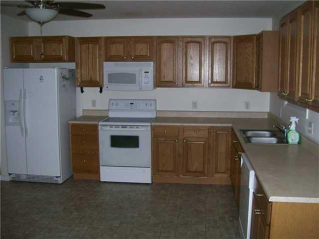 2nd image of 4120 N Cedar Rdg