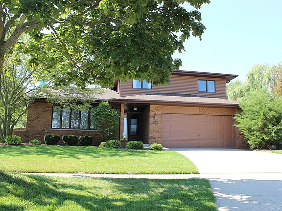 2nd image of 15761 Torrey Pines Dr