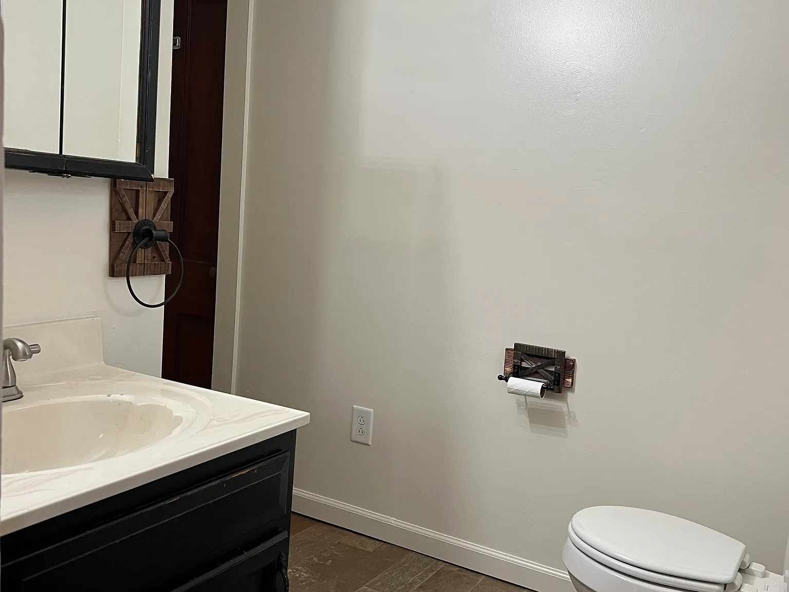 4 bed, $1,275 — Photo 2