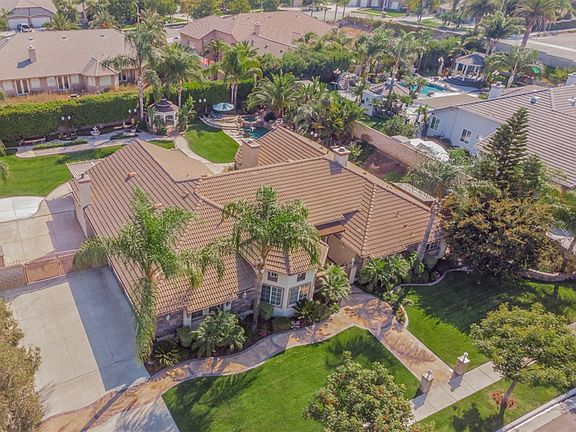 4th image of 2885 Citrocado Ranch St
