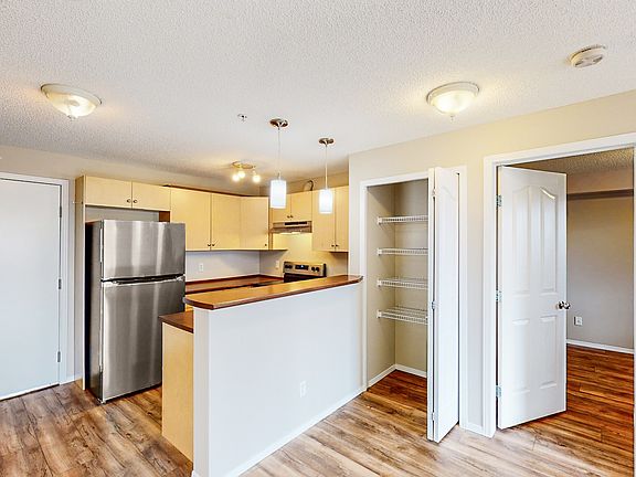 4th image of 1307 Bridlecrest Dr SW #8