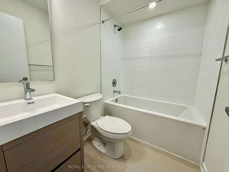 420 Lawrence Heights Way — Photo 11