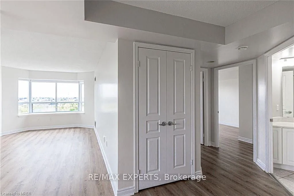 2 bed, $2,700 — Photo 4