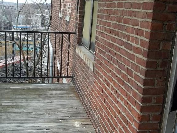 5th image of 9 Esmond St APT 9