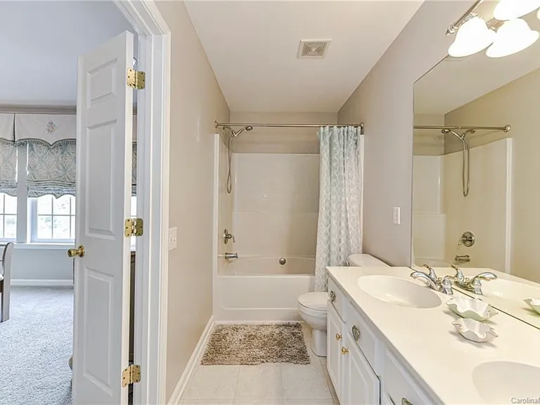 2907 Castleberry Ct — Photo 11
