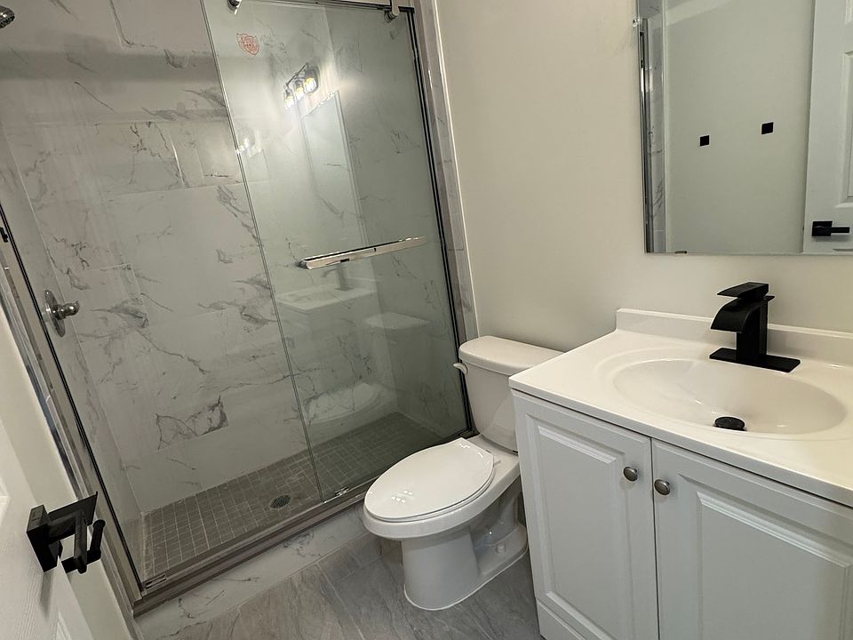 2nd image of 1019 Arch St APT 4B