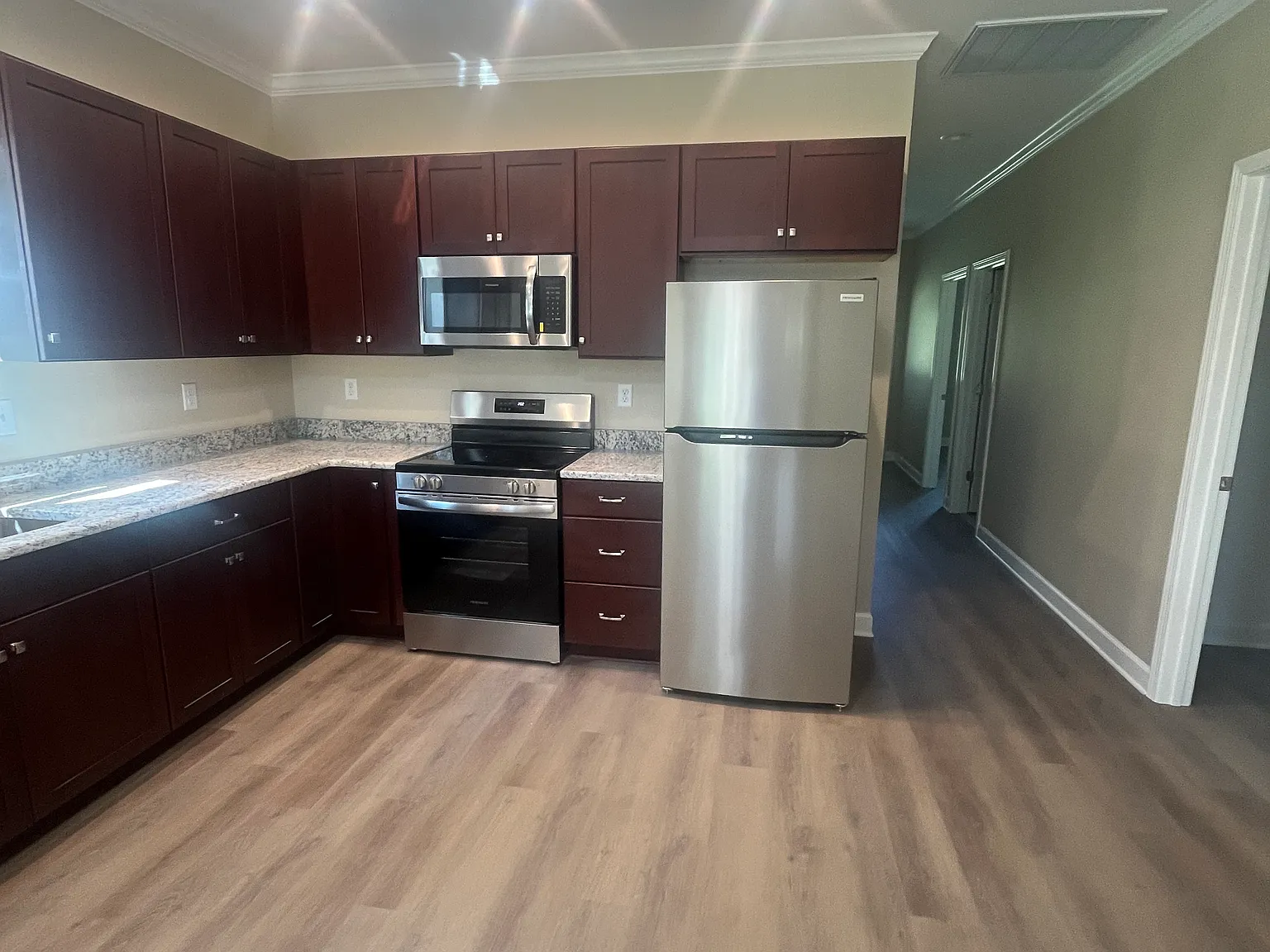 2 bed, 1056 sqft, $1,350 — Photo 2