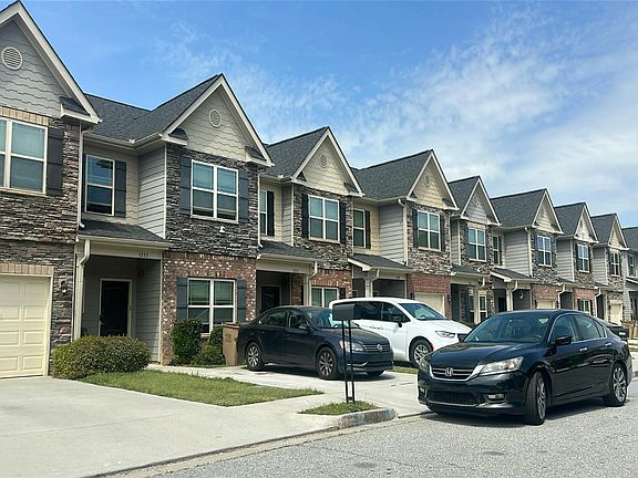 3rd image of 5251 Carrie Dr