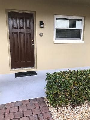 Front entryway for unit #104