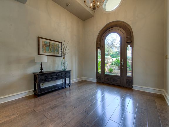 3rd image of 124 Birnam Wood Ct