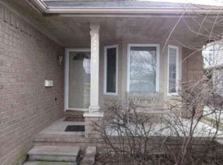 22404 Maple St, Saint Clair Shores, MI 48081