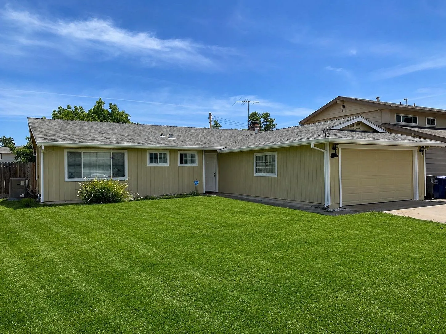 3 bed, 1269 sqft, $2,800 — Photo 1