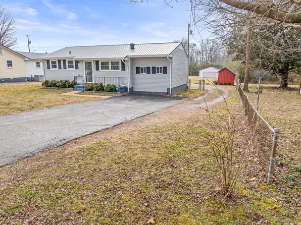 424 Oakwood Rd, Tullahoma, TN 37388