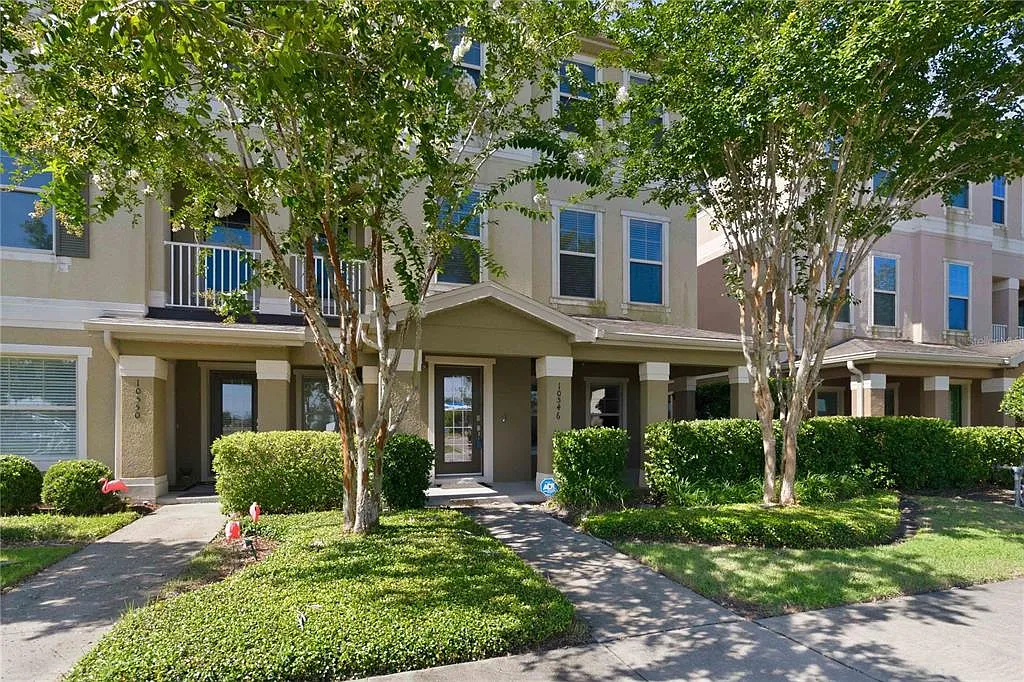 3 bed, 4.0 bath, 2356 sqft, $2,650 — Photo 3
