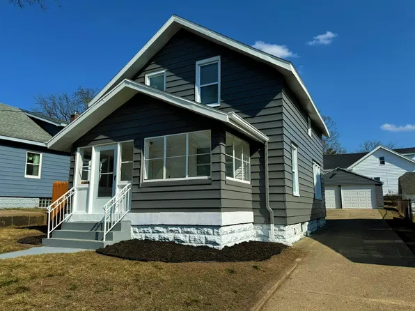 704 Emerald Ave NE, Grand Rapids, MI 49503