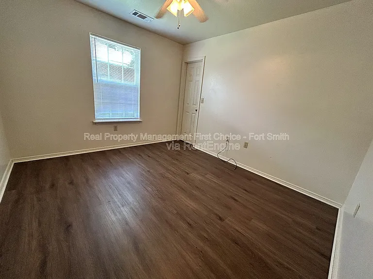 1447 Brazil Ave — Photo 10