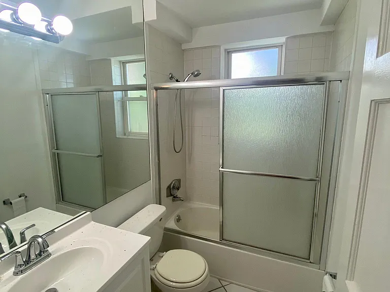 402 S Brentwood Blvd #33 — Photo 10
