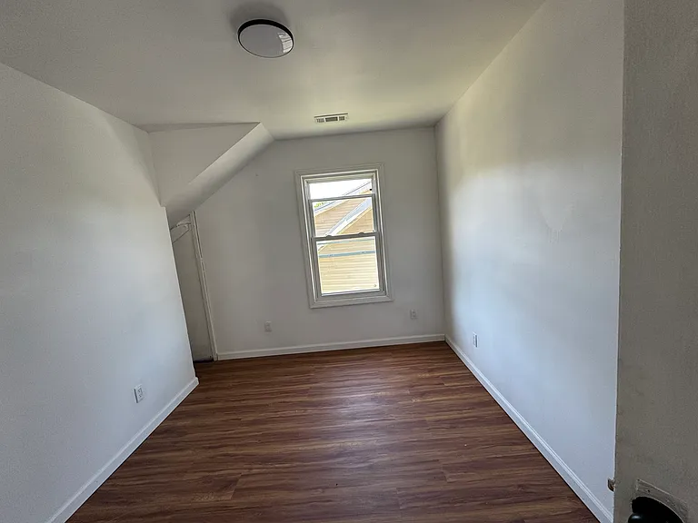 1469 Franklin St — Photo 12