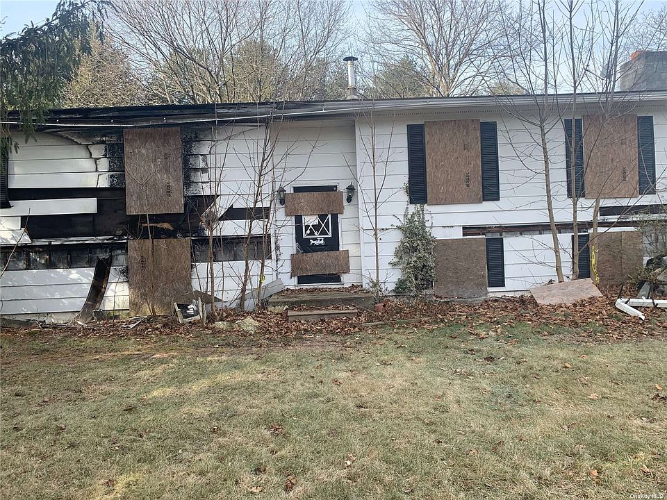 1st image of 563 N Quaker Ln