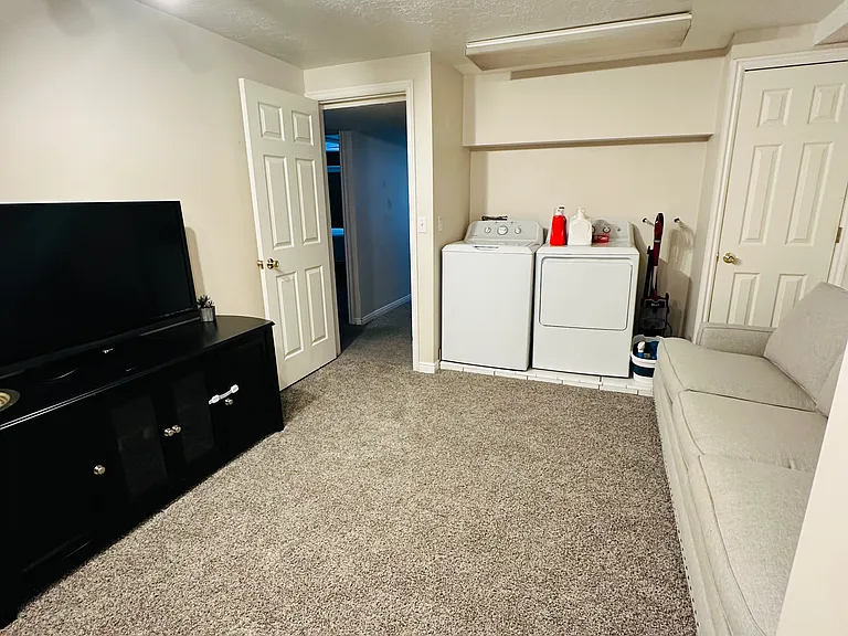 1225 N 900 E — Photo 4
