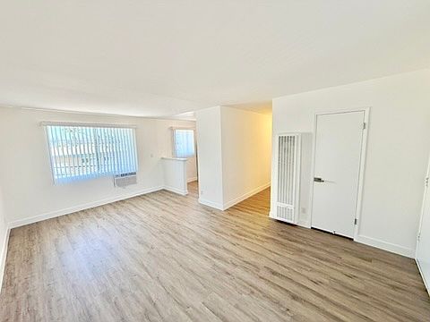 1st image of 12766 Venice Blvd #207