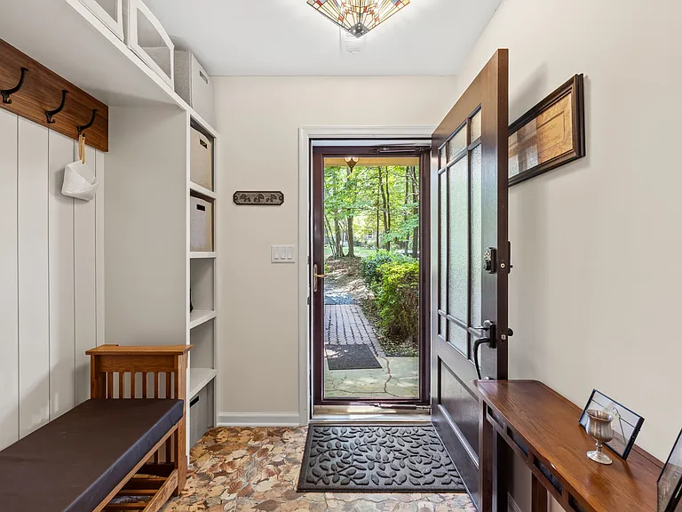 32 Estes Ct — Photo 2