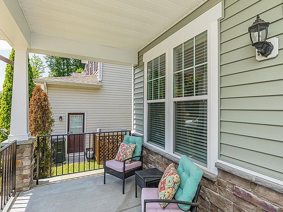 3rd image of 8916 Hollycroft Ct