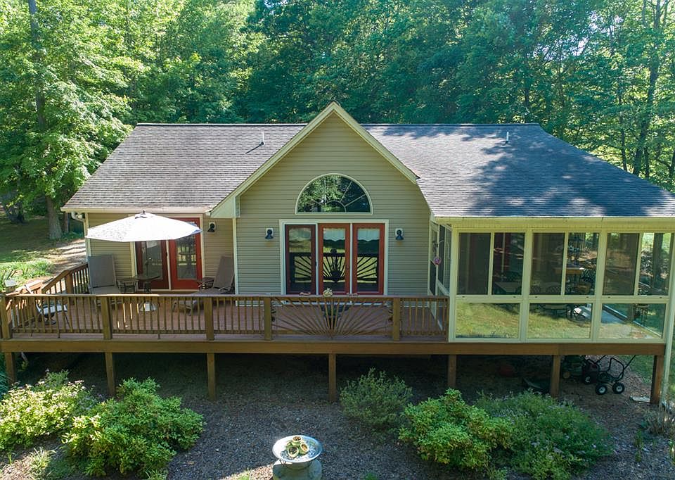 1st image of 1061 Alexander Dr