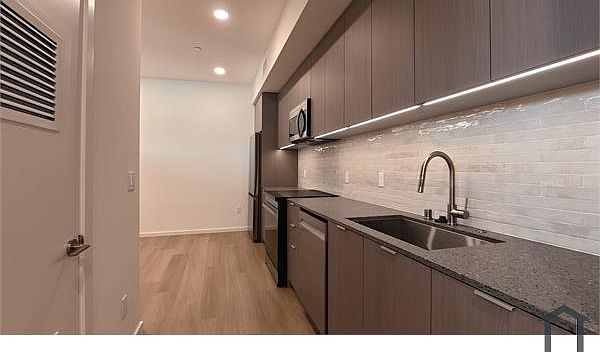1st image of 5119 Colfax Ave #204