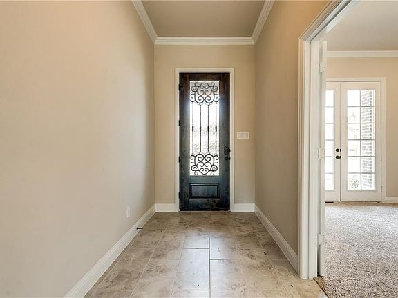 3rd image of 319 Hogue Ln