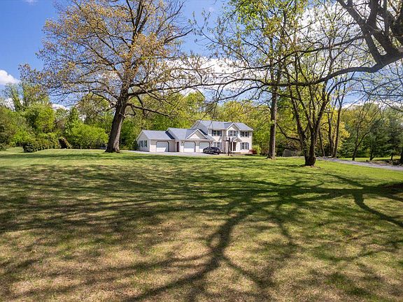 4th image of 426 Appian Way