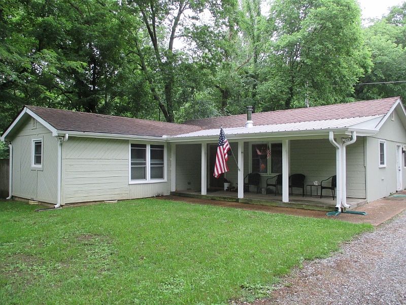 Country Cottage on 1+Acre