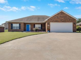 1211 SW 8th St, Oak Grove, MO 64075