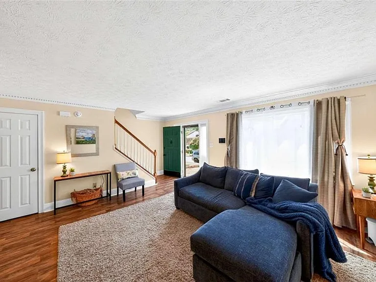 6117 Queen Anne Ct — Photo 13