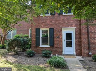 1201 S Barton St UNIT 143, Arlington, VA 22204
