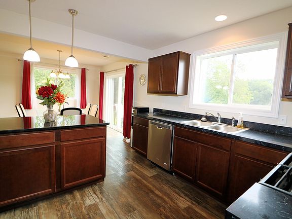 2nd image of 2670 Foxglove Dr