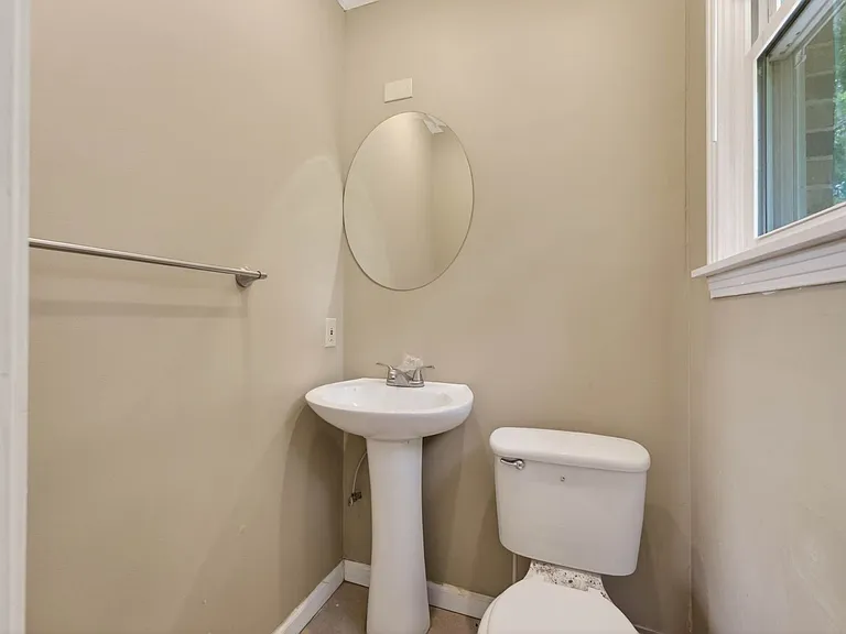 807 Pollard Rd — Photo 21