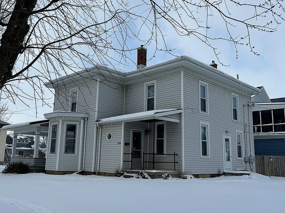 Rogers 304 E Lucas St